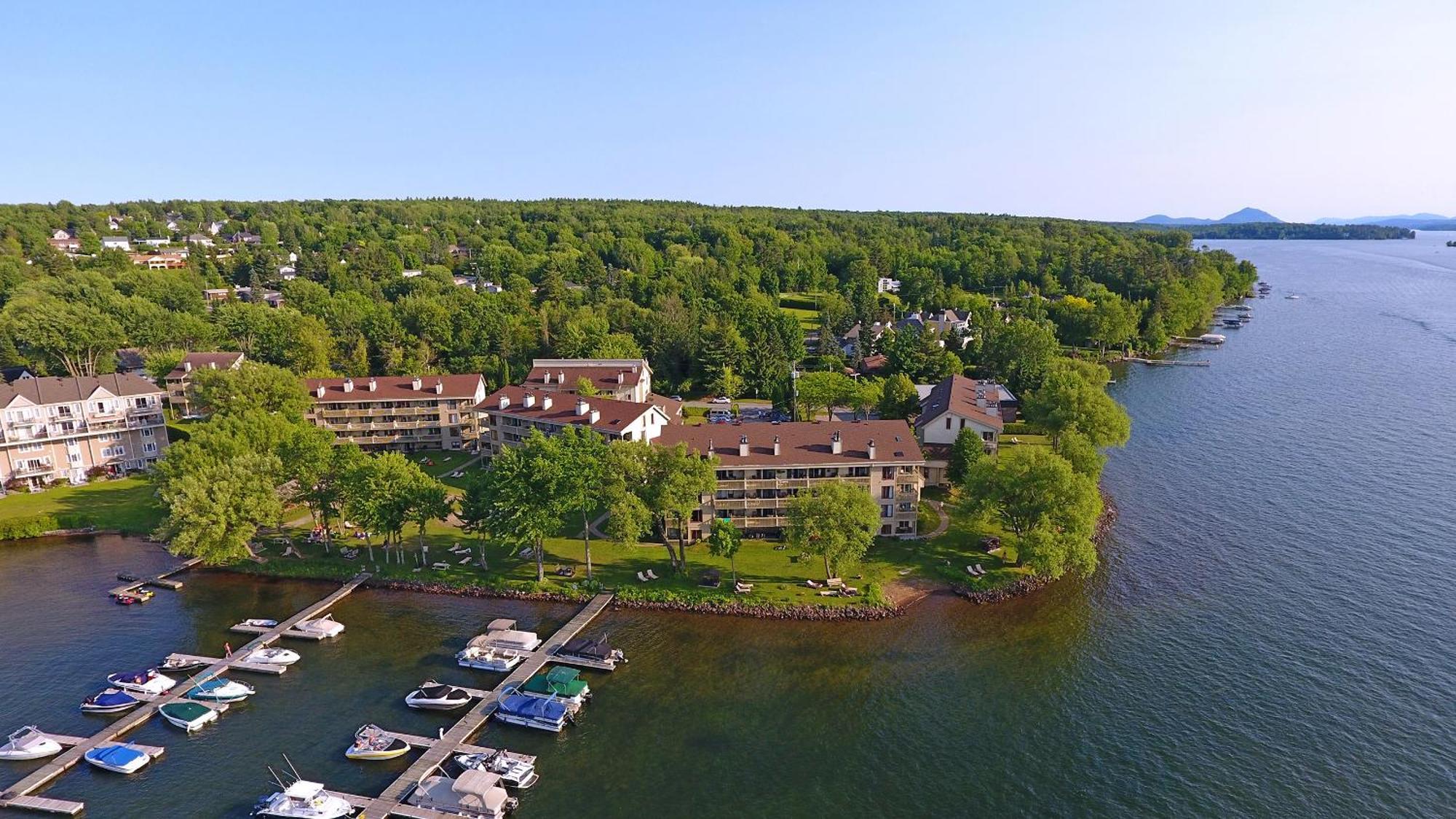 Condos Memphrémagog Bagian luar foto