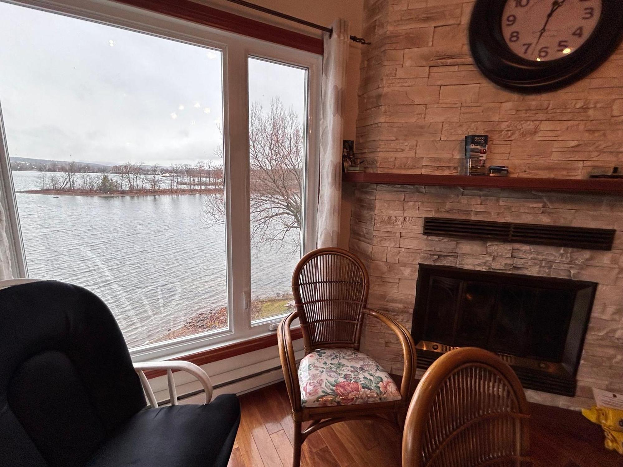 Condos Memphrémagog Bagian luar foto