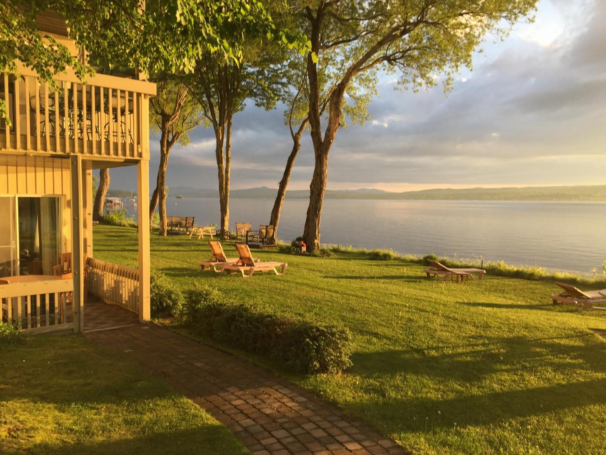 Condos Memphrémagog Bagian luar foto