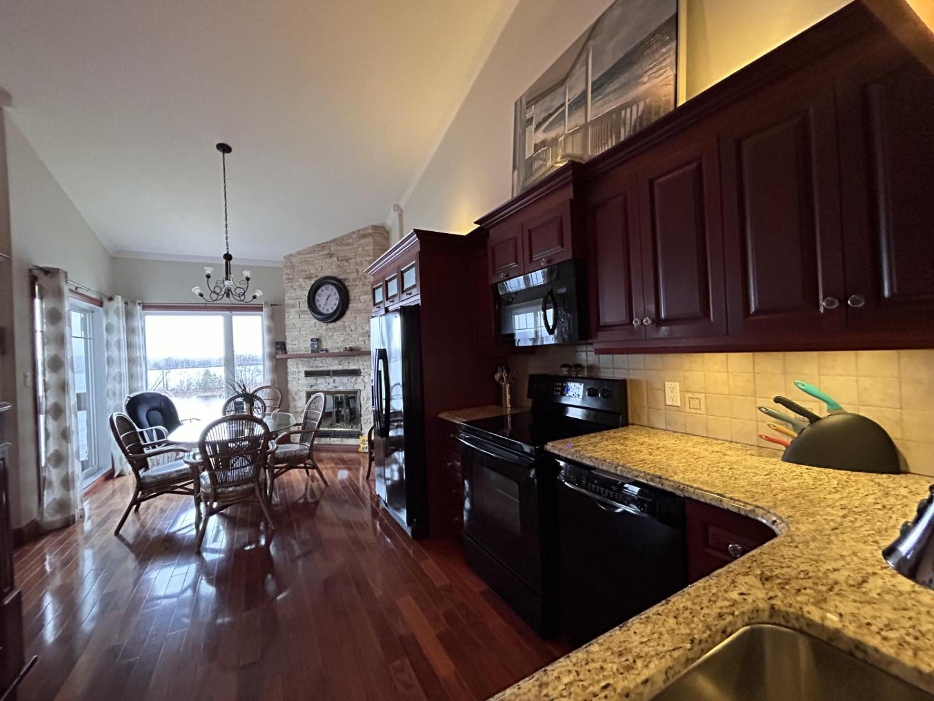 Condos Memphrémagog Bagian luar foto