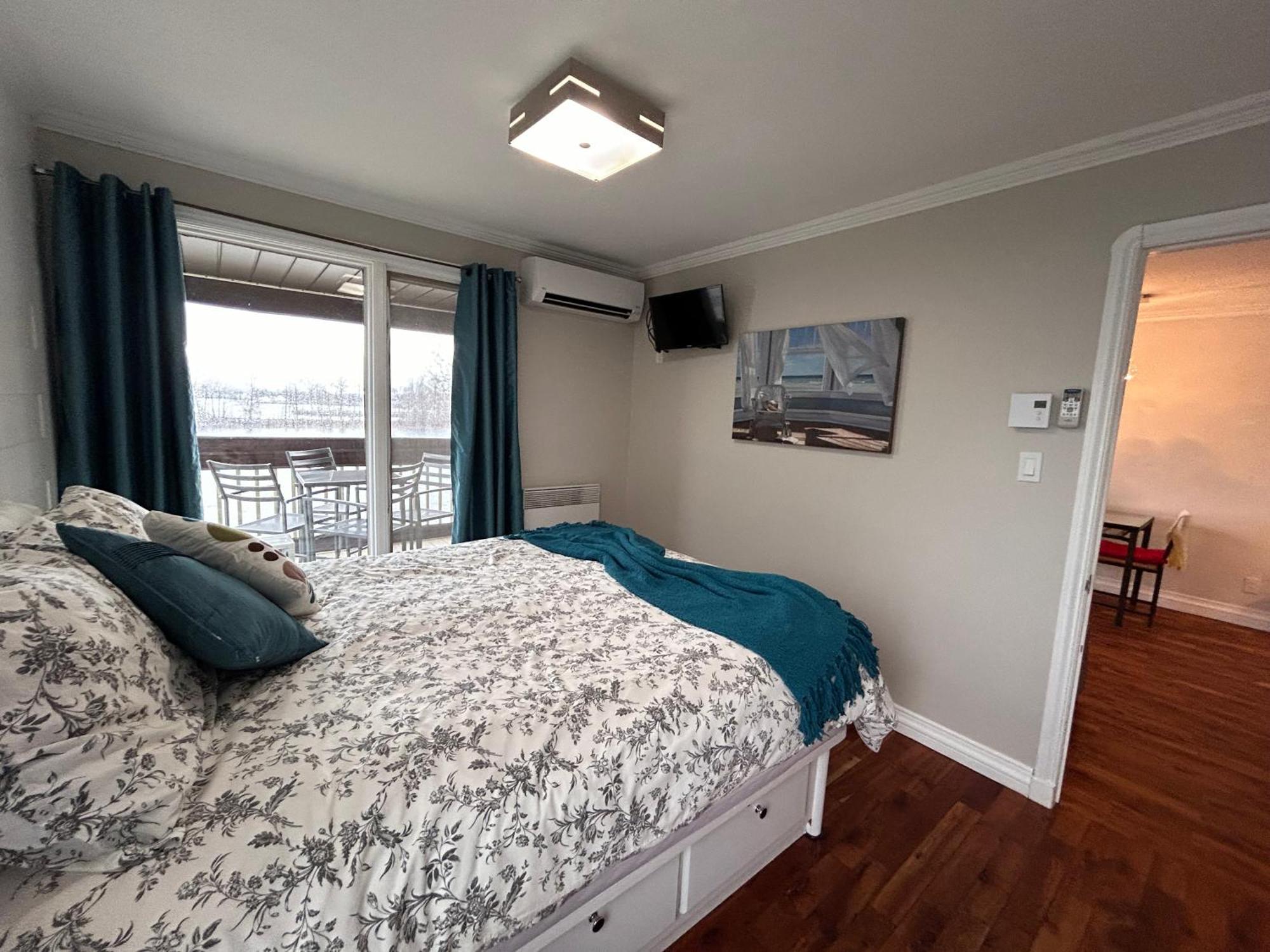 Condos Memphrémagog Bagian luar foto