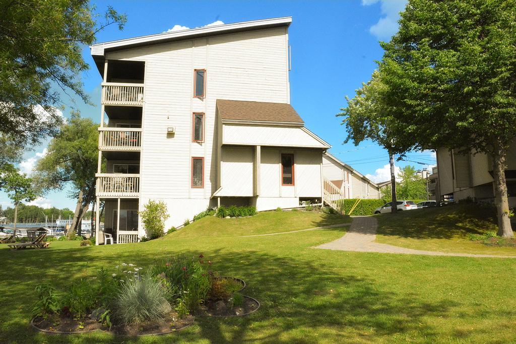 Condos Memphrémagog Bagian luar foto